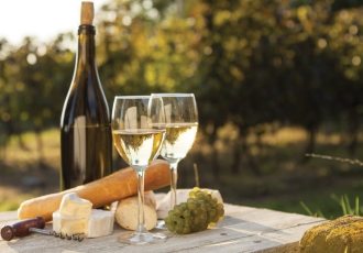 Tinh hoa nước Pháp trong từng giọt vang – Món quà tri ân thầy cô ngày 20/11