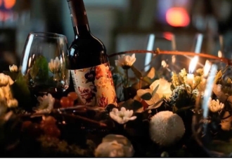 Kết hợp rượu vang và món ăn Noel chuẩn phong cách châu Âu – Bí quyết cho bữa tiệc Giáng Sinh hoàn hảo